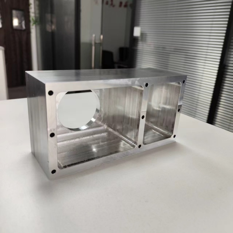 Fresado CNC de perfiles de aluminio - Mantener tolerancia bajo carga